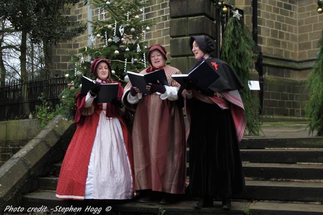 victorian, carol singers, same difference, same difference arts, christmas acts, steampunk, walkabout, street theatre, entertainment, show, singers, edwardian, christmas, halloween, outdoor arts.